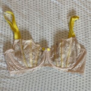 Adore Me lace bra - 32D